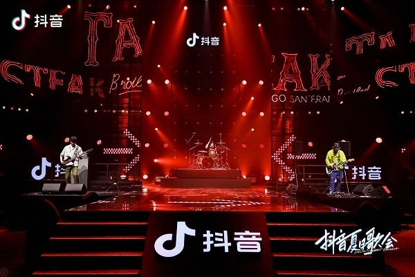 抖音直播协议人气怎么弄？